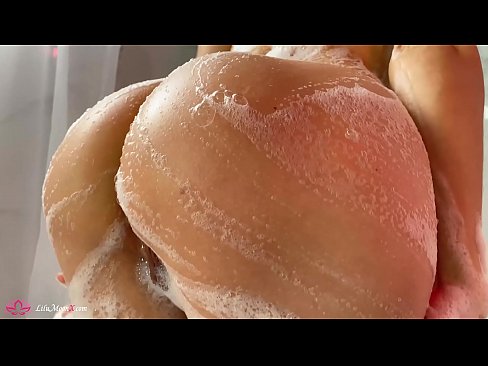 ❤️ Brunette Masturbates Pussy tare da Vibrator zuwa Tsananin inzali a cikin Shawa ❌ Ingantacciyar batsa